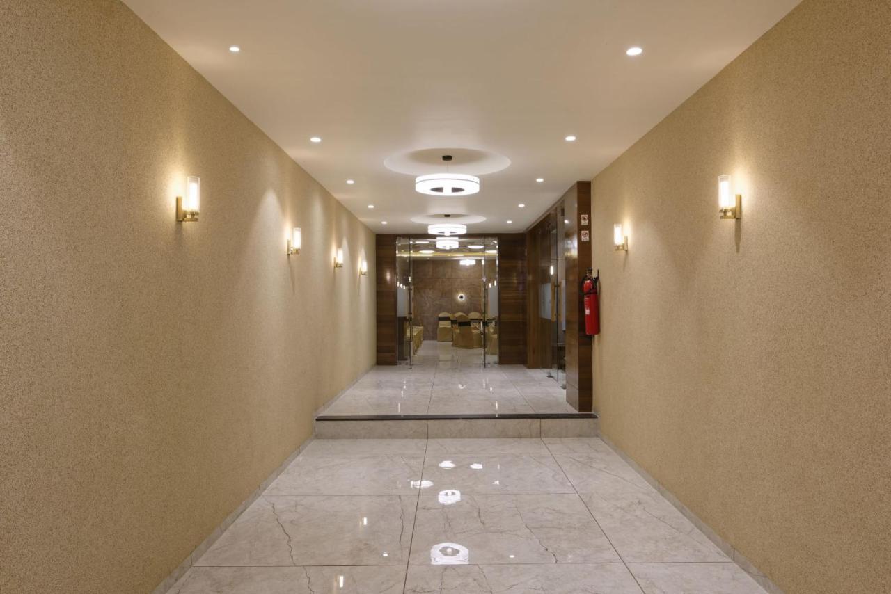 Hotel Flourish International Ahmedabad Exteriör bild