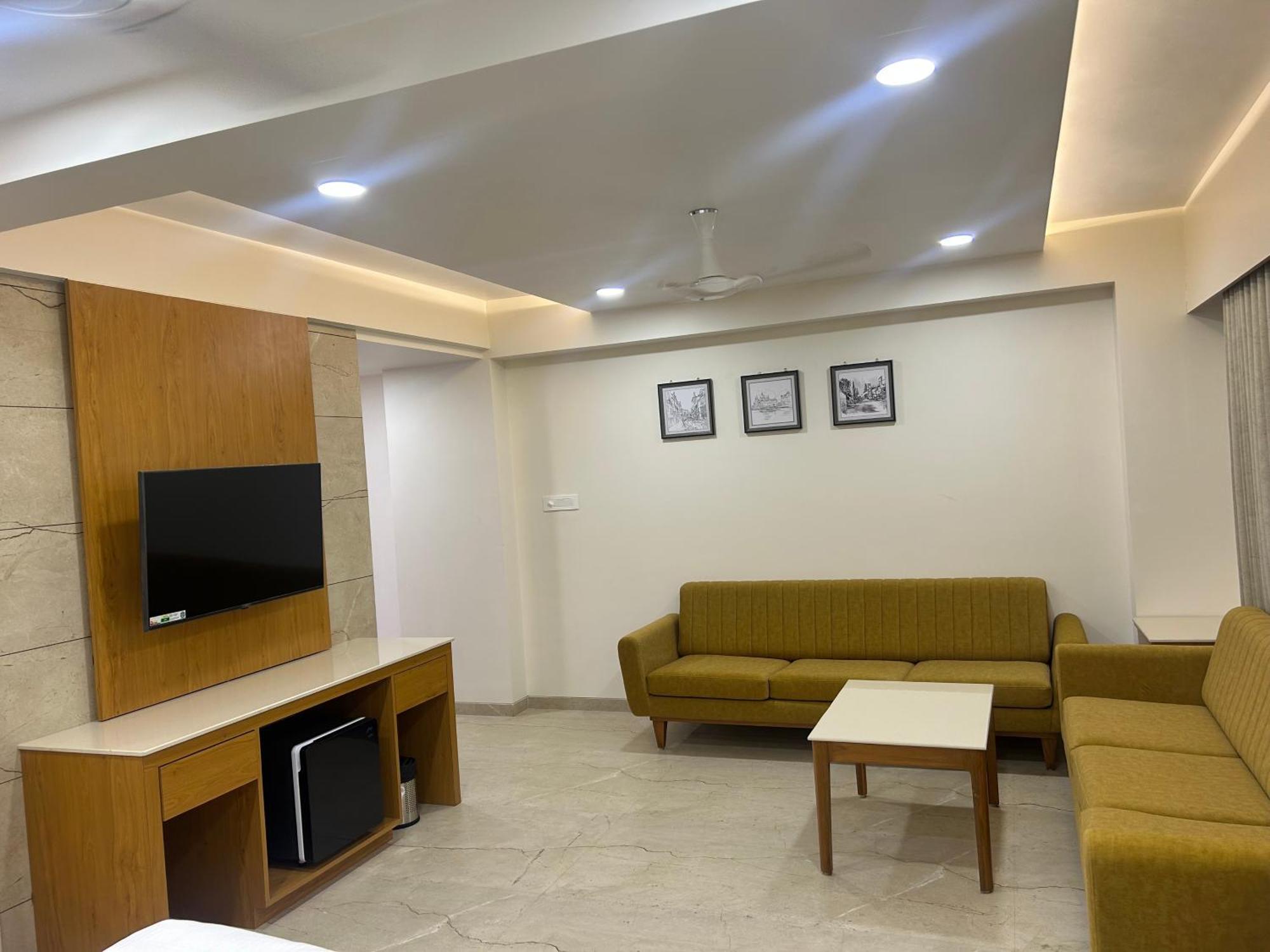 Hotel Flourish International Ahmedabad Exteriör bild